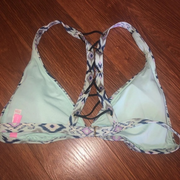 Victoria’s Secret Bikinis - Picture 4 of 5